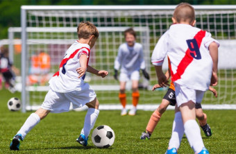 Как да насочите детето към футбола?